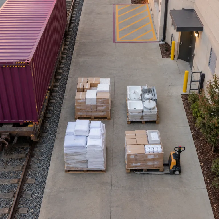 How rail freight companies in Savannah quietly shape your hotel stay